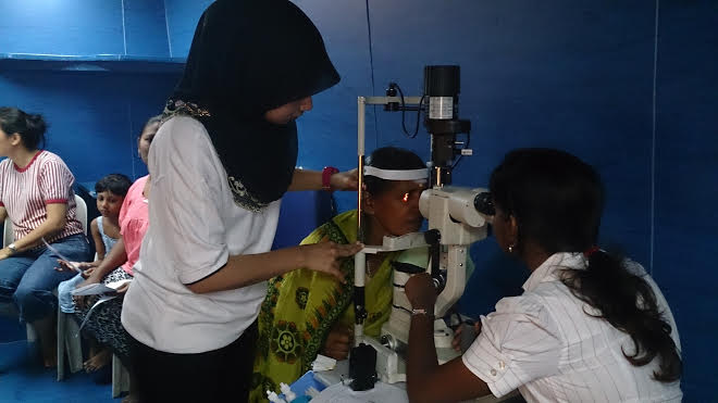 events/2000/eye_camp/eye_camp_5.jpg