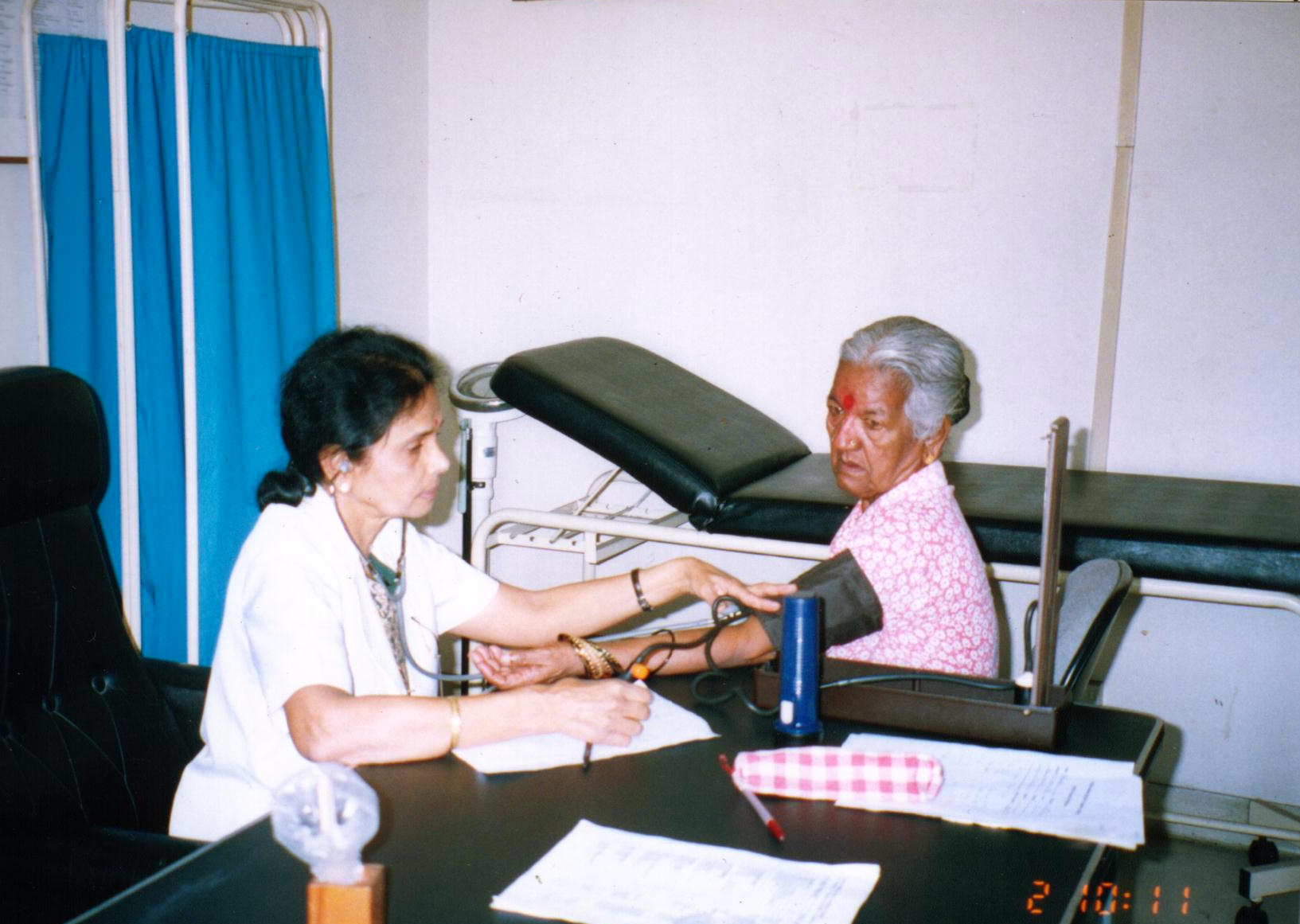 events/2002/charity_clinic/ph1.png