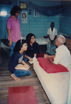 events/2002/visit_to_kerling_old_folks_home/ph1.png