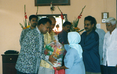 events/2004/centraidfooddistribution/ph5.png