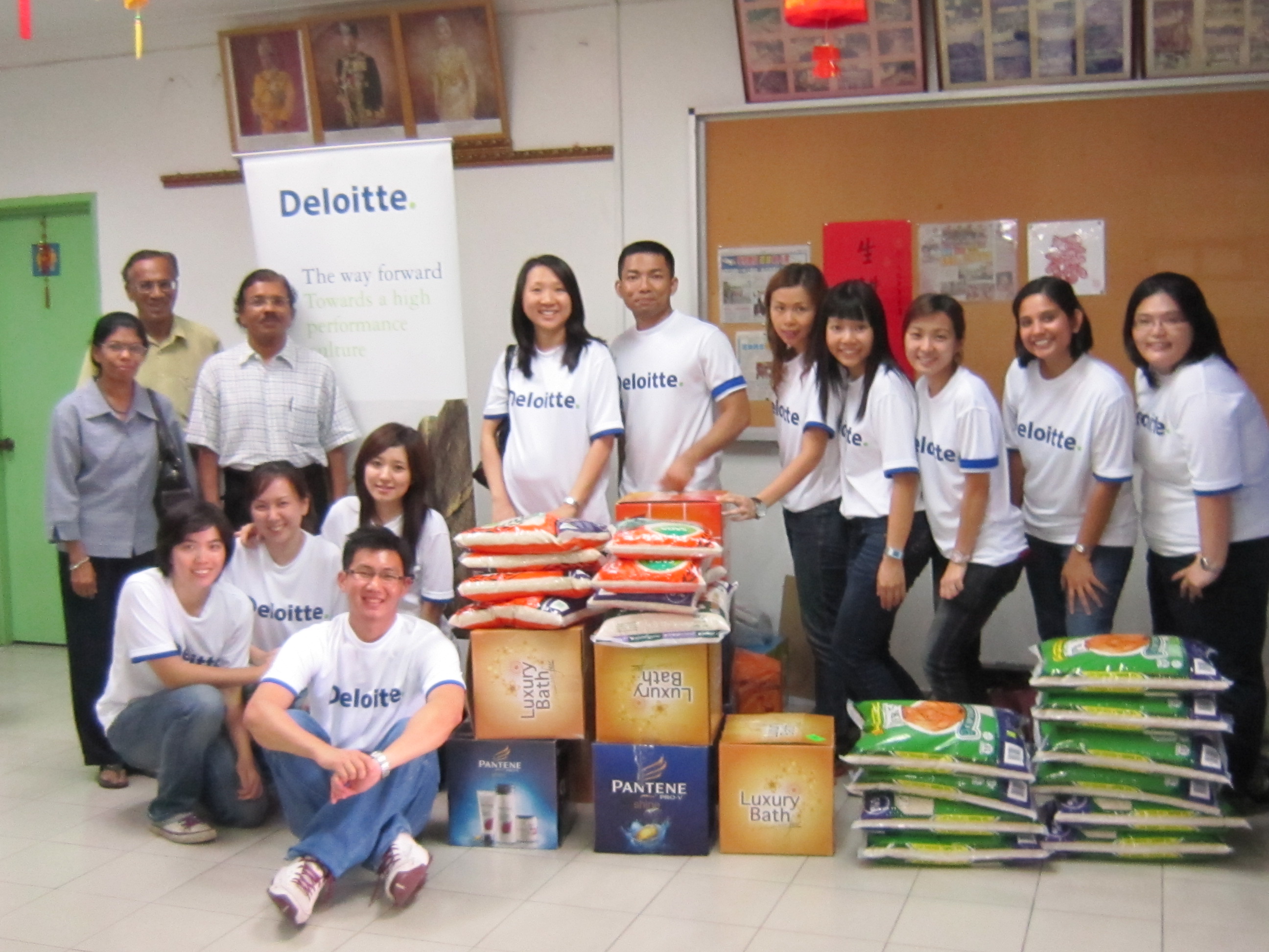 events/2010/deloitte_charity_visit/ph1.jpg