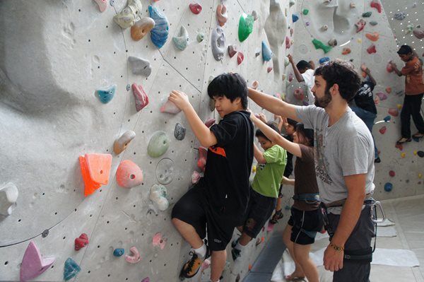events/2010/rock_climbing/p2.jpg
